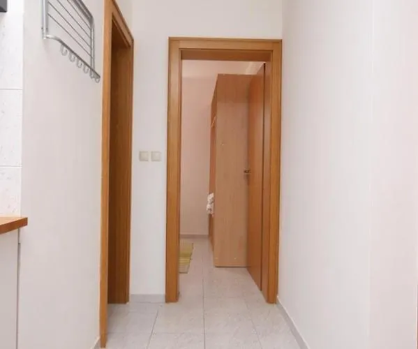 Апартаменты With Parking Space Mandre, Pag - 6405 Колан