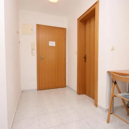 Apartments With Parking Space Mandre, Pag - 6405 Kolan