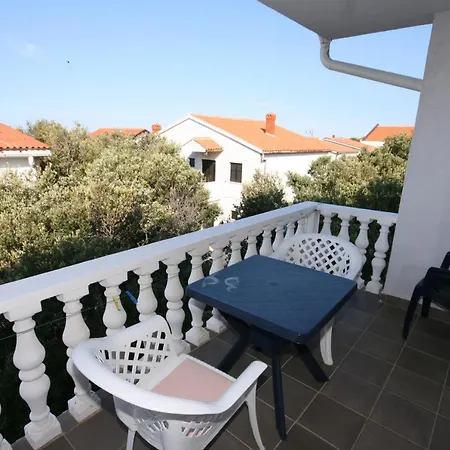 Apartments With Parking Space Mandre, Pag - 6405 Apartment *