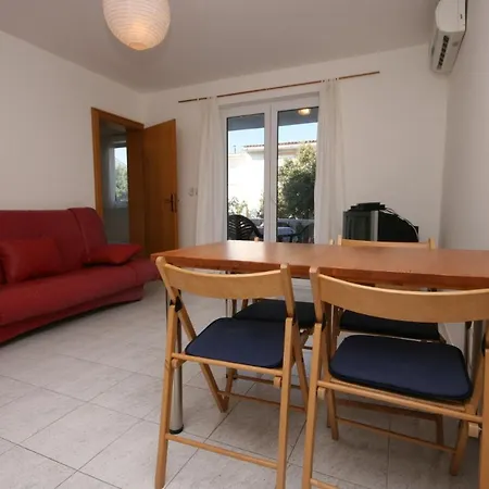 Apartments With Parking Space Mandre, Pag - 6405 Kolan