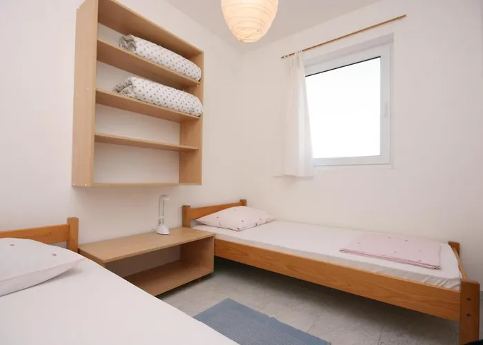 With Parking Space Mandre, Pag - 6405 * Kolan