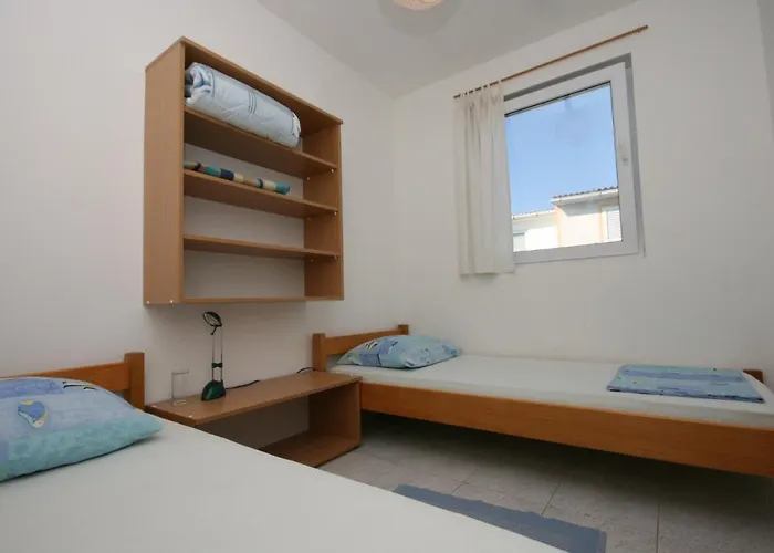 With Parking Space Mandre, Pag - 6405